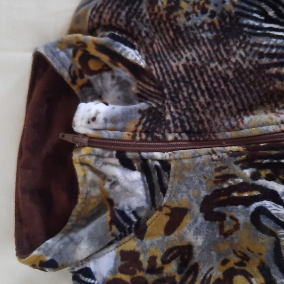 Kaktus XL Women's Velour Animal Print Zippered Top Side Pockets - Picture 3 of 8